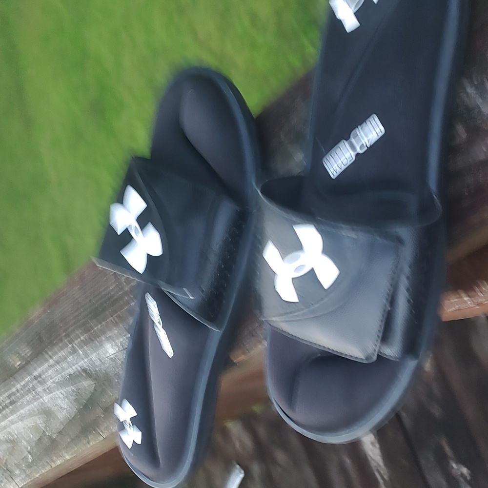 Under Armour Shoes - Picture 5 of 8
